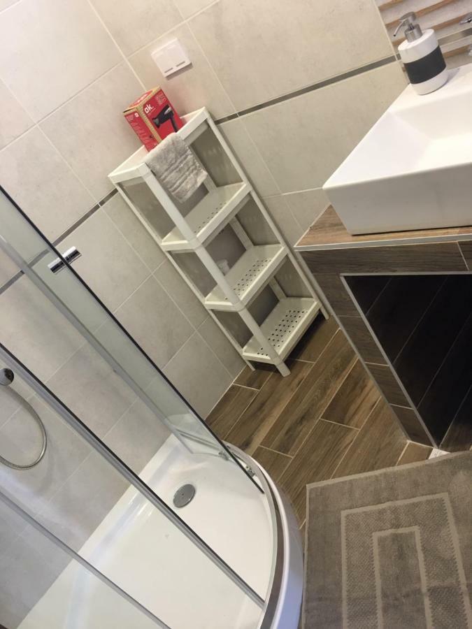 Konrad Apartman Villa Balatonmariafurdo Bagian luar foto