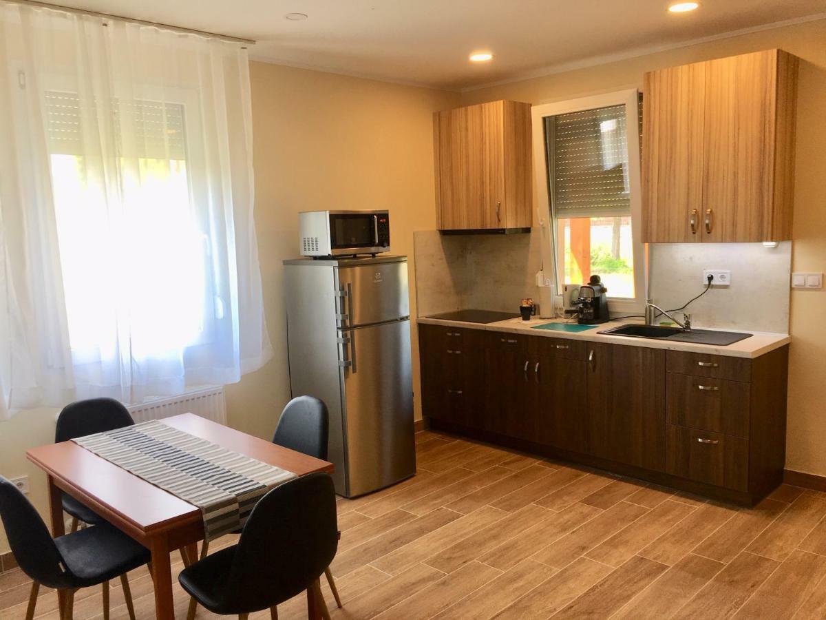 Konrad Apartman Villa Balatonmariafurdo Bagian luar foto