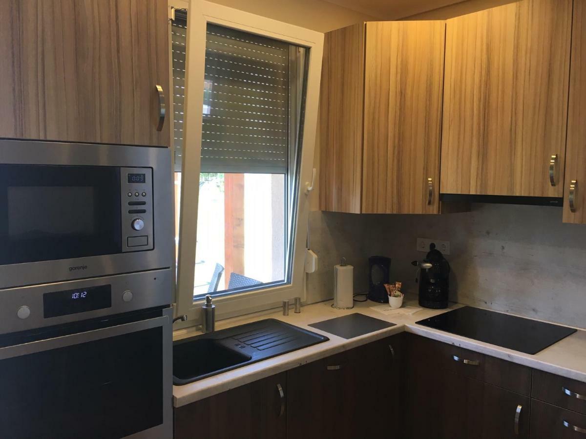 Konrad Apartman Villa Balatonmariafurdo Bagian luar foto