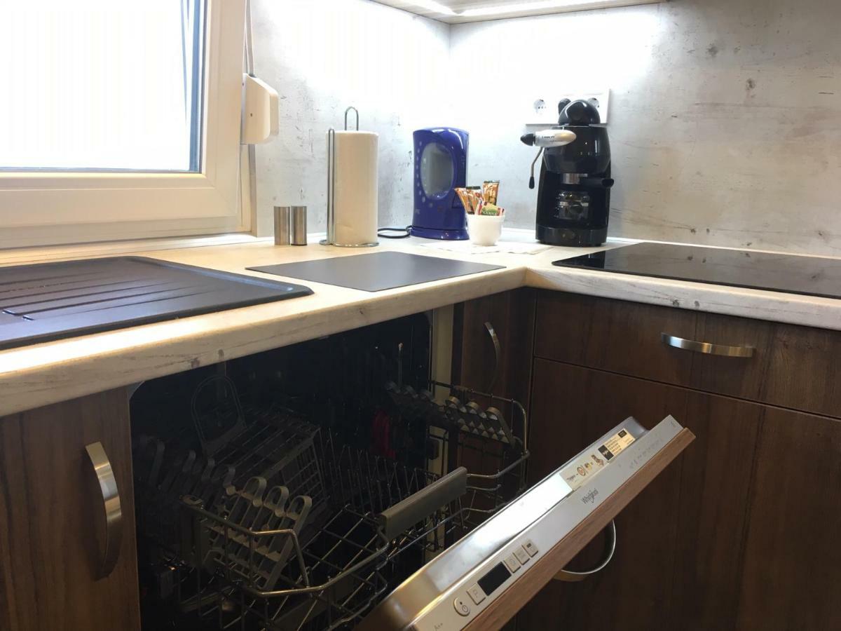 Konrad Apartman Villa Balatonmariafurdo Bagian luar foto